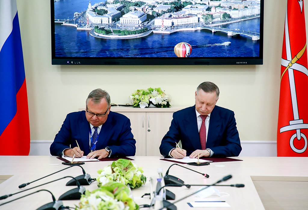 Подписание Бегловым и Костиным соглашения о строительстве второй очереди аэропорта Пулково