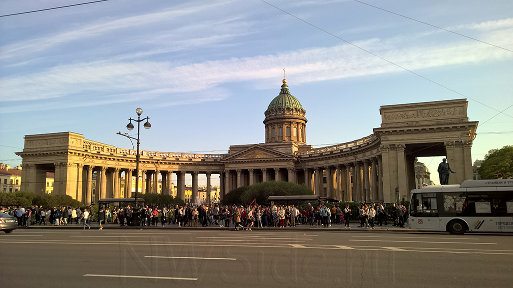 Казанский Кафедральный собор в Санкт-Петербурге на Невском проспекте