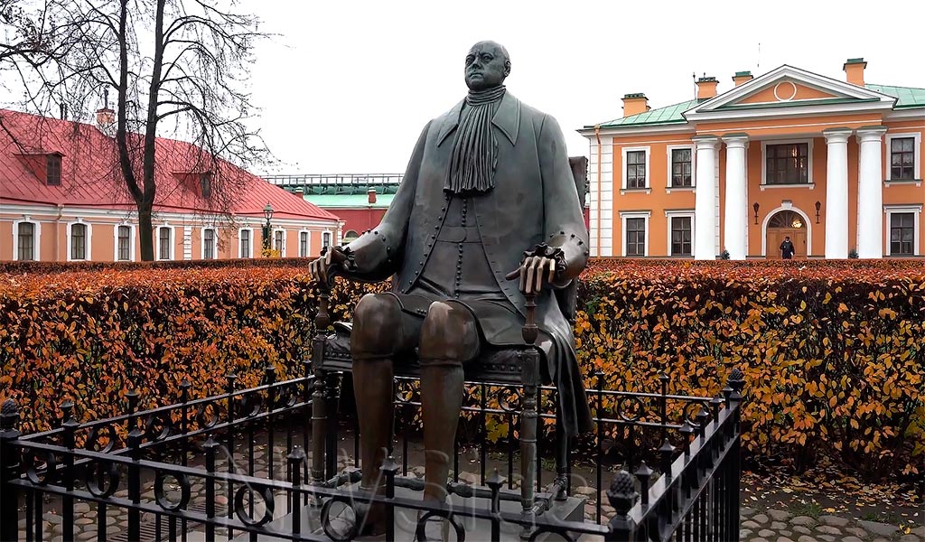 Памятник Петру Первому в Петропавловской крепости Петербурга